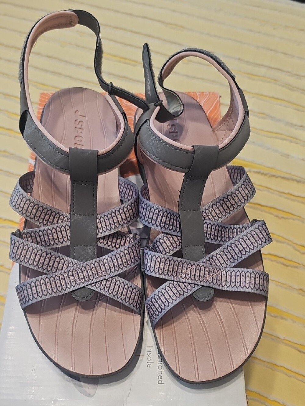 Sporto Kaia Women's Grey & Pink Lightweight Comfort Sandal